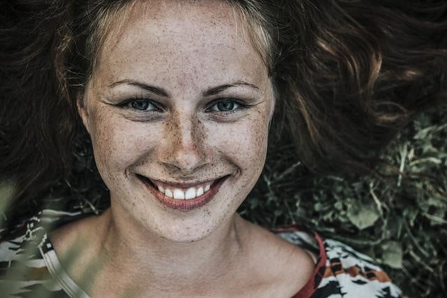 woman-1867431_640